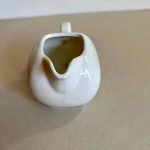 Domain White Glossy Ceramic Gravy Sauce Serving Boat Pourer Dish with Handle